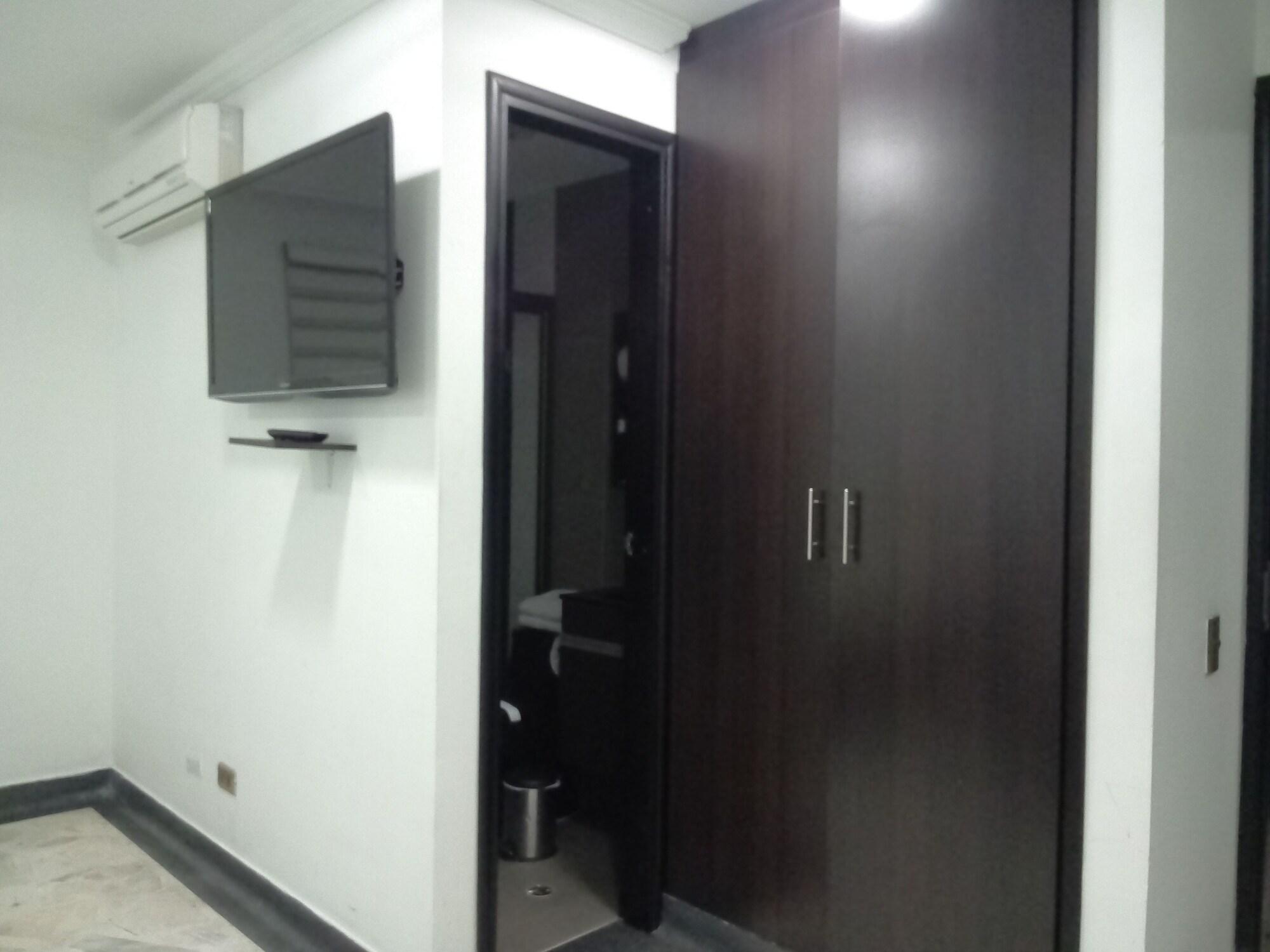 Hotel Calasanz Real Medellin Bagian luar foto