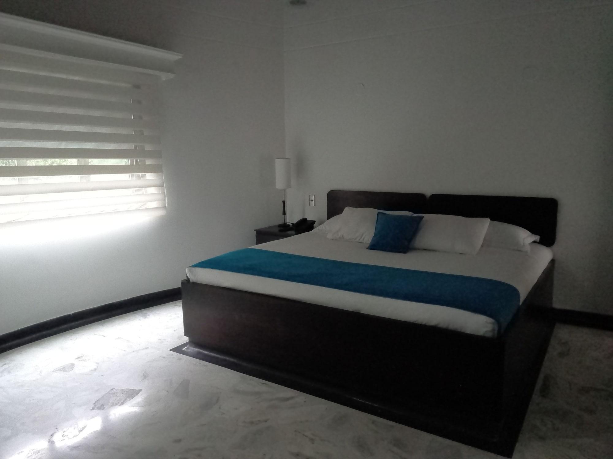 Hotel Calasanz Real Medellin Bagian luar foto