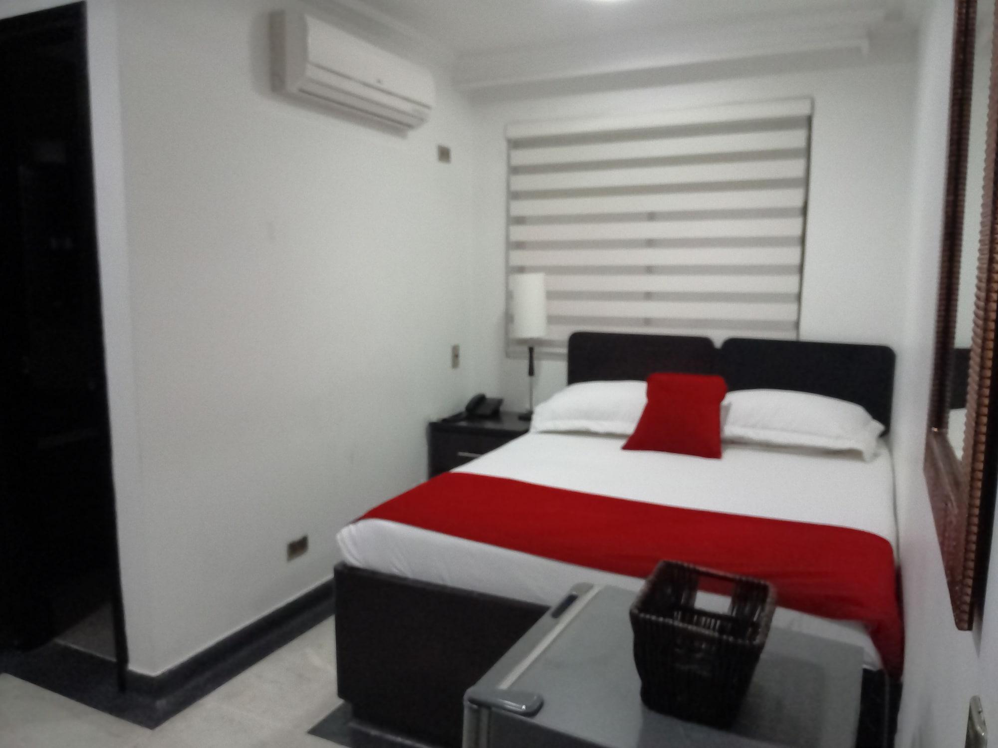 Hotel Calasanz Real Medellin Bagian luar foto