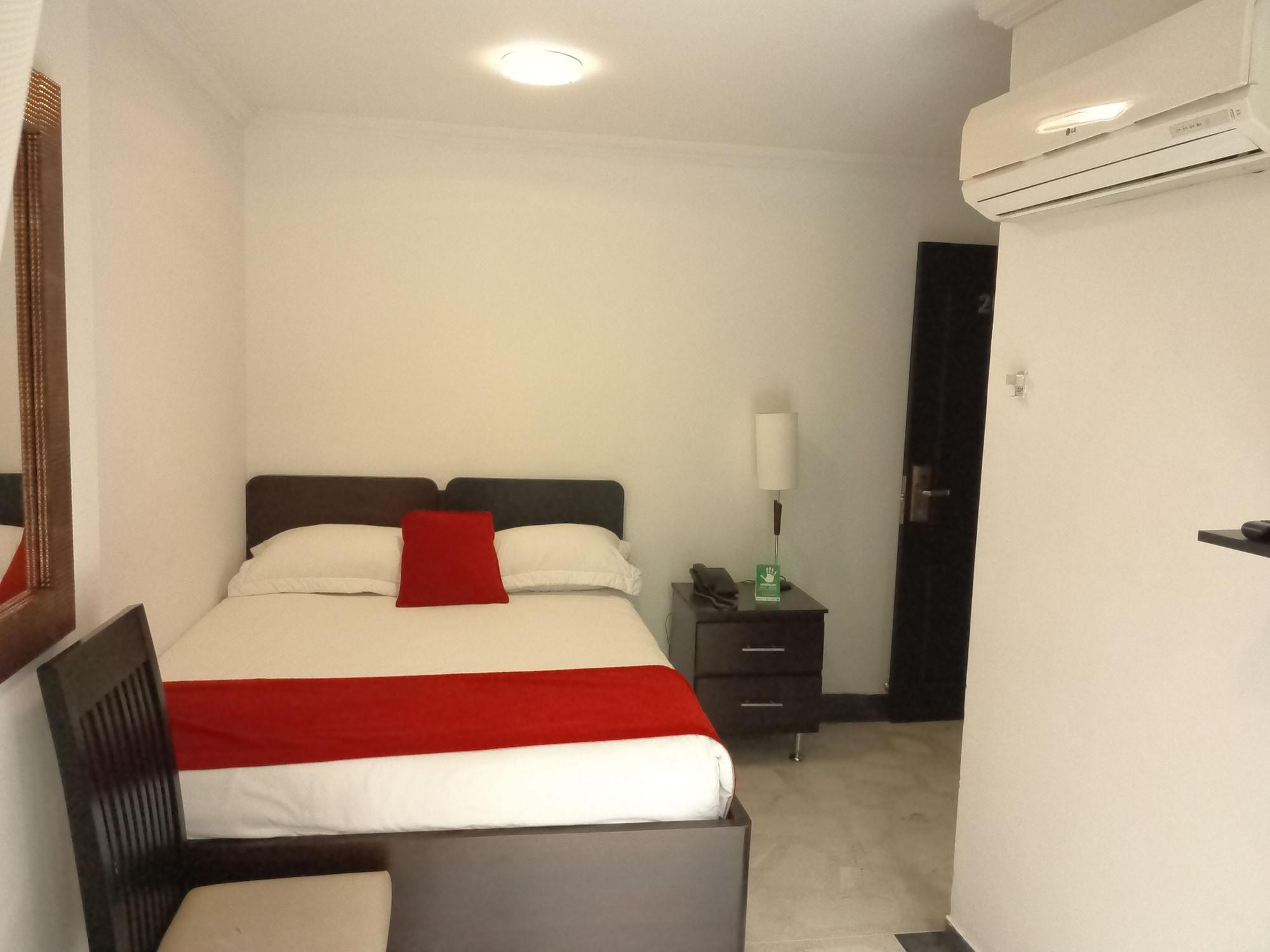 Hotel Calasanz Real Medellin Bagian luar foto