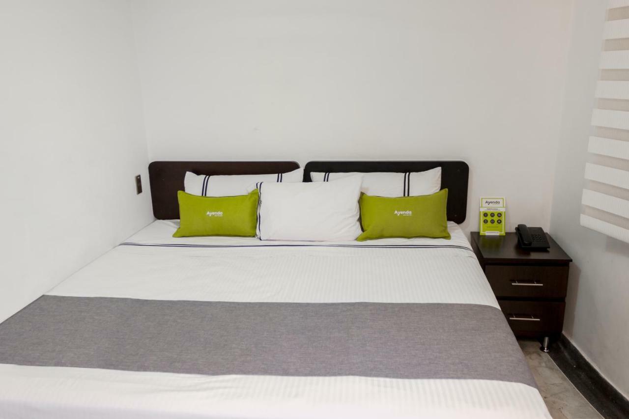 Hotel Calasanz Real Medellin Bagian luar foto